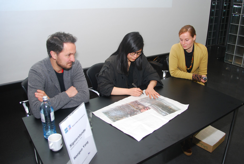 yang_signierstunde02_220111_jpg-1295822424