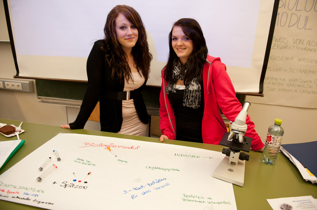 Stefanie und Magdalena_ 2_ Klasse_jpg-1295854765