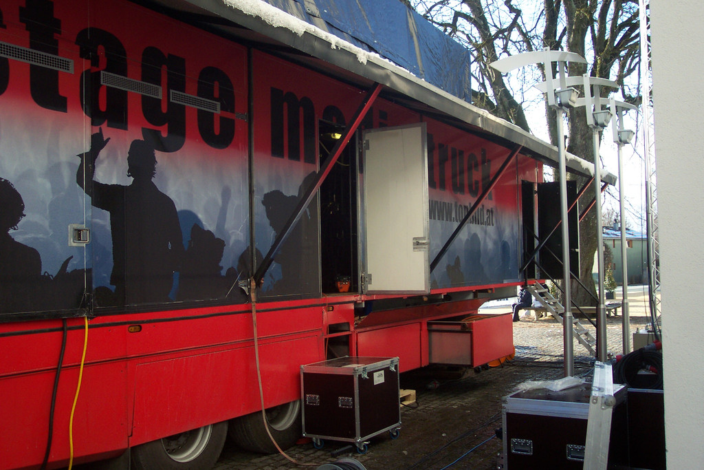 vettel aufbau 014_JPG-1296139215