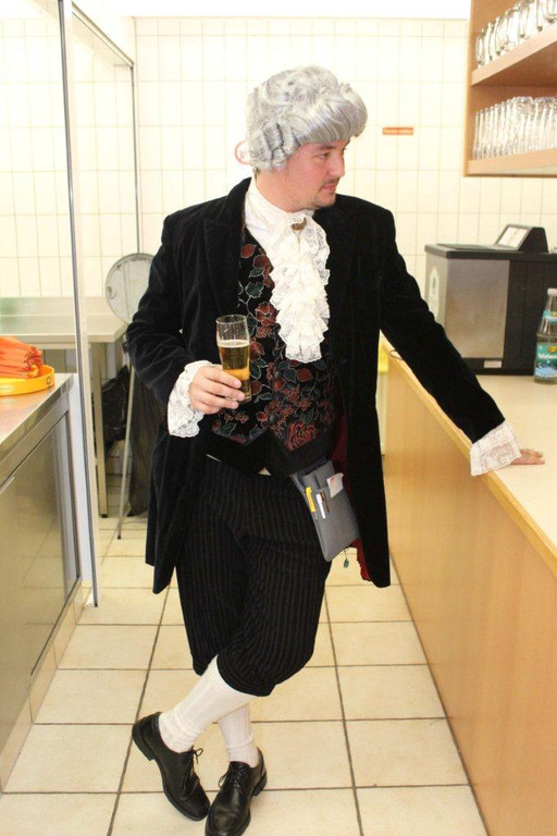 SKB Ball 2011-3_jpg-1296407981