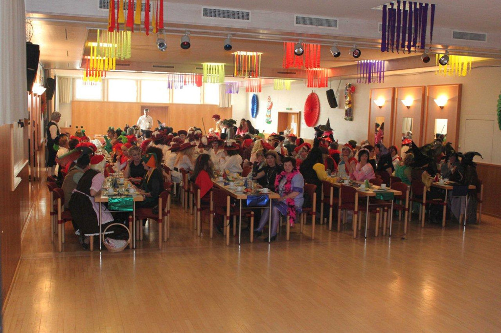 SKB Ball 2011-5_jpg-1296407997