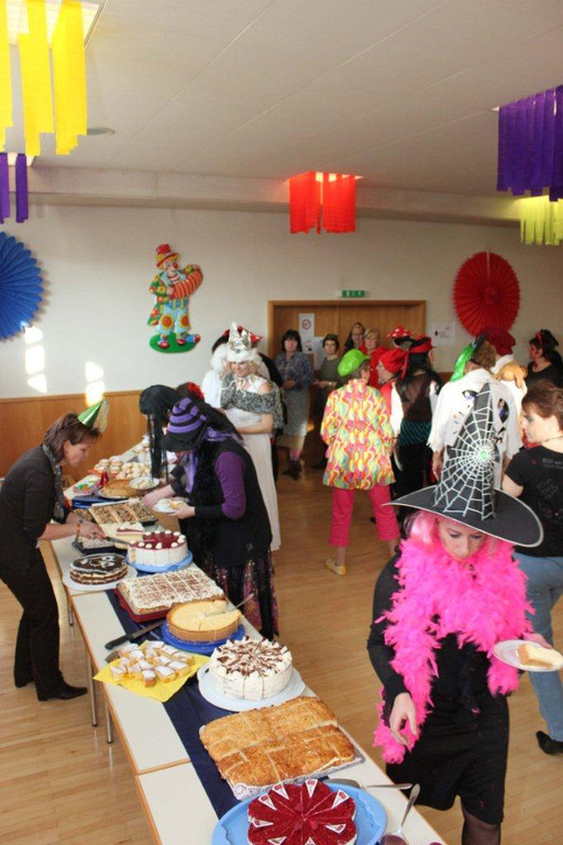 SKB Ball 2011-6_jpg-1296408004