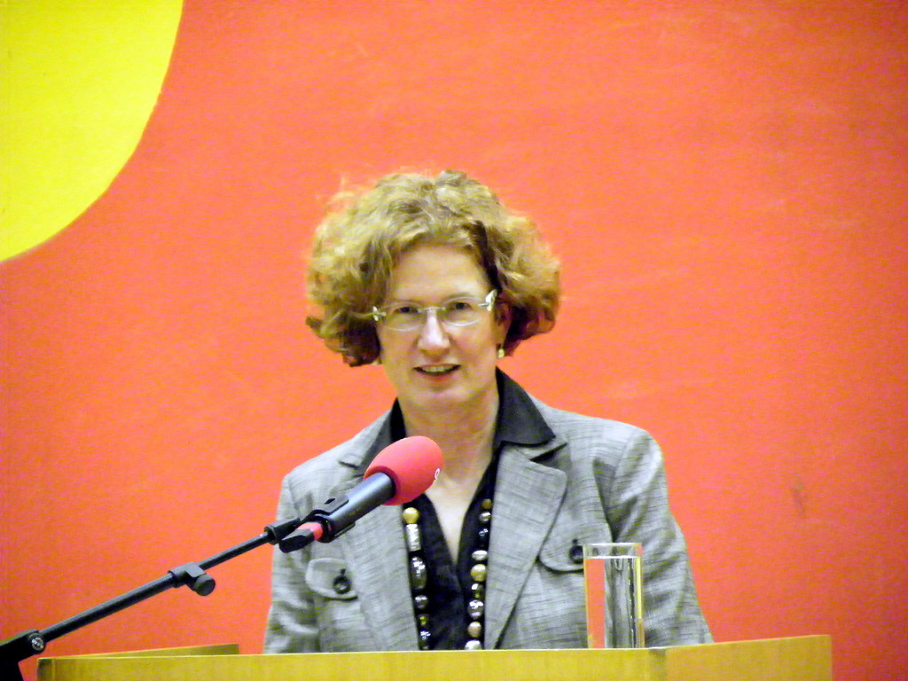 109_0533_jpg-1296946027