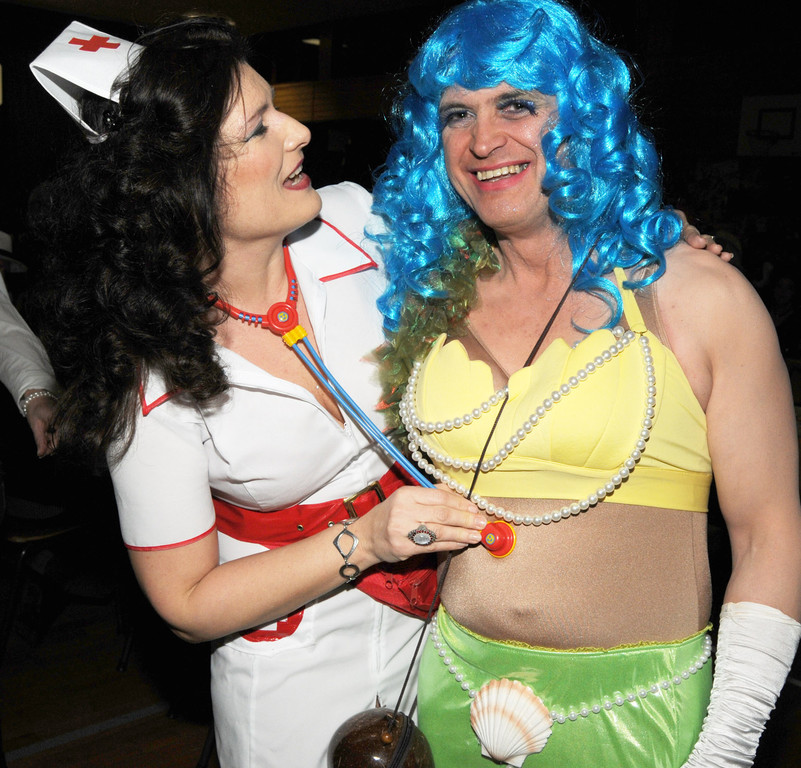 SCF-Ball 05-02-2011 75_jpg-1296987791