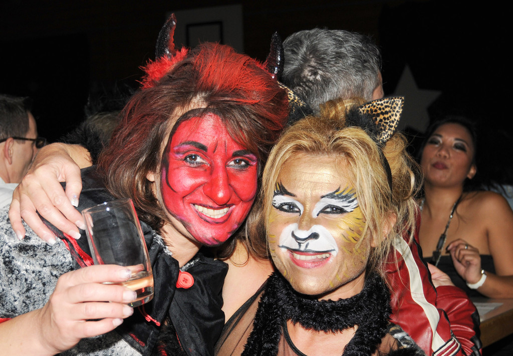 SCF-Ball 05-02-2011 85_jpg-1296987837