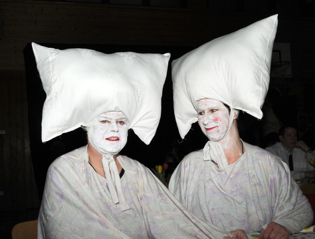 SCF-Ball 05-02-2011 97_jpg-1296987928