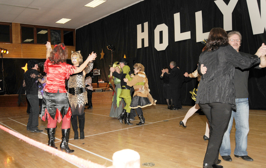 SCF-Ball 05-02-2011 105_jpg-1296987950