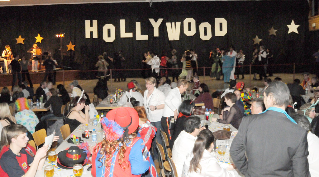 SCF-Ball 05-02-2011 108_jpg-1296987972
