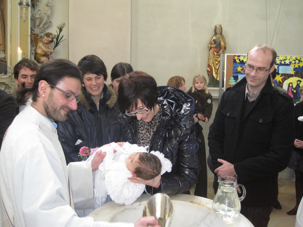 IMG_Emma 6700_JPG-1297011693