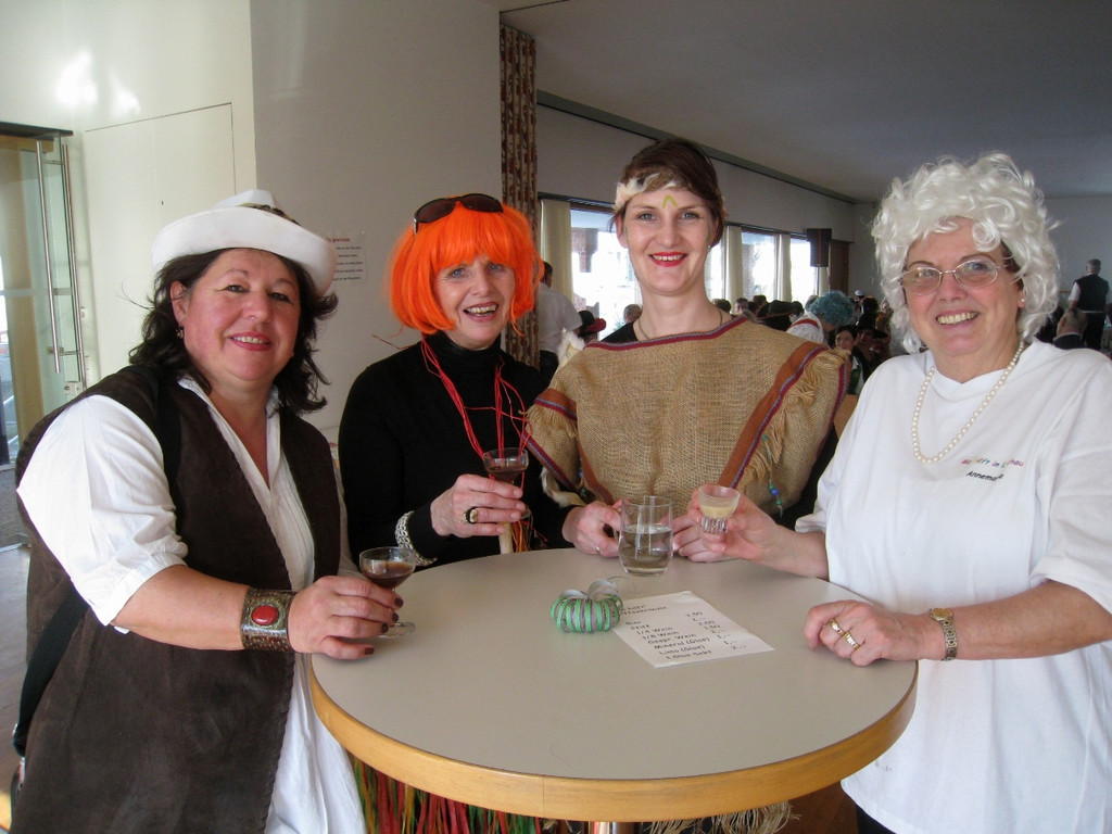 Ma hilft Fasching Oldie Nachmittag 2010 _2__jpg-1297013782
