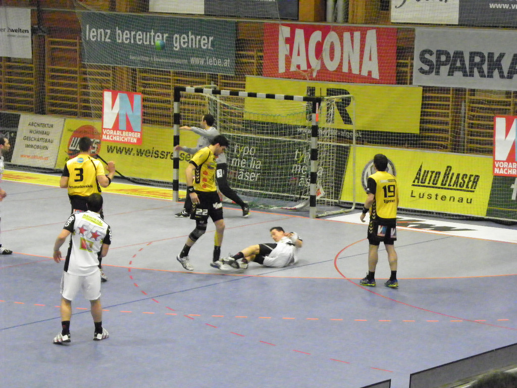 109_0761_jpg-1297209118