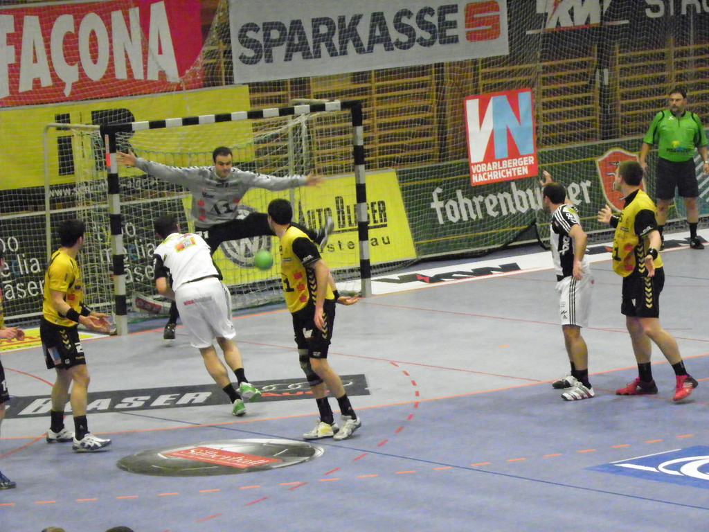 109_0787_jpg-1297209220