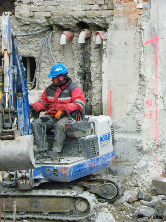 109_0175_jpg-1297210943