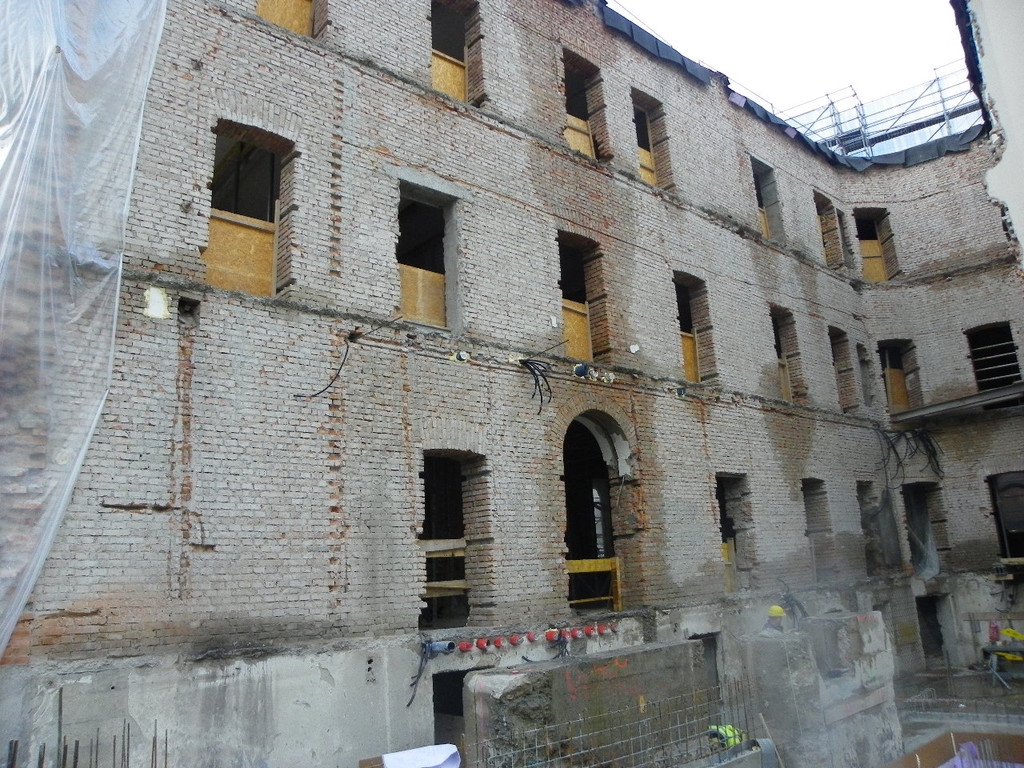 109_0174_jpg-1297210935