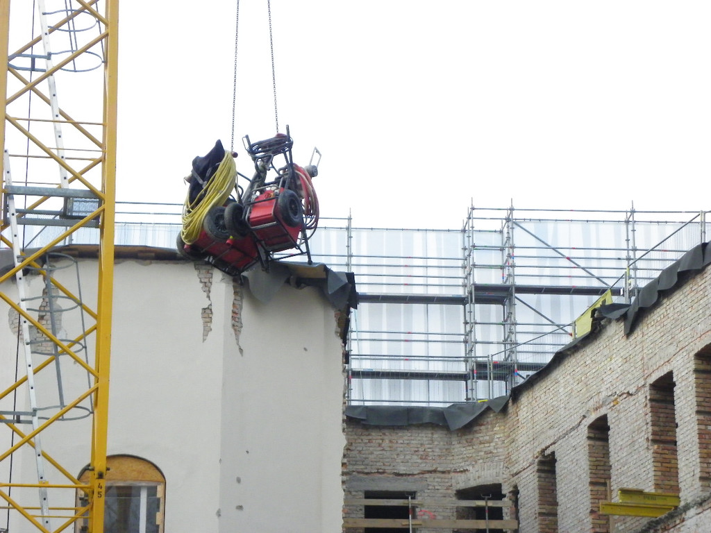 109_0177_jpg-1297210950