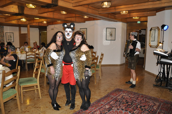 aur10_JPG-1297492471