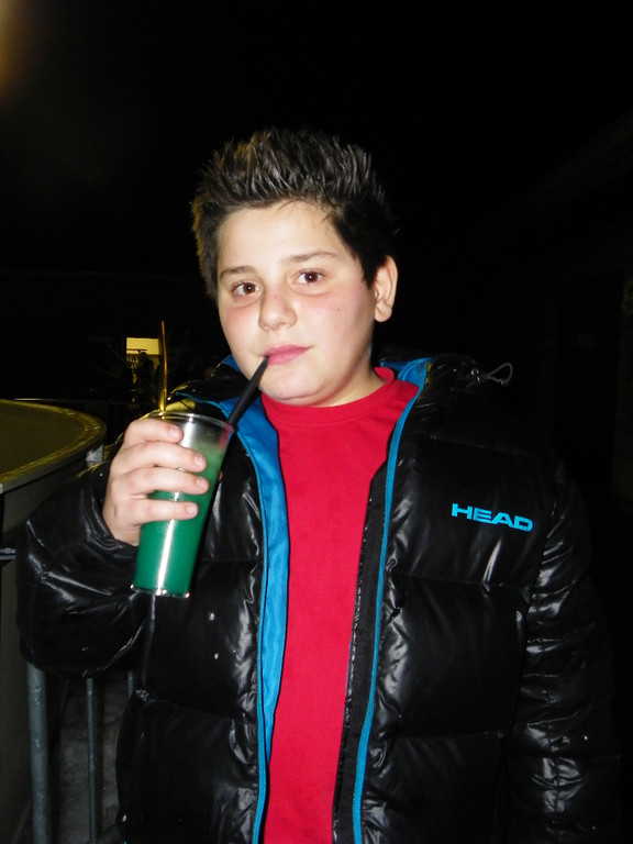 109_0867_jpg-1297604130