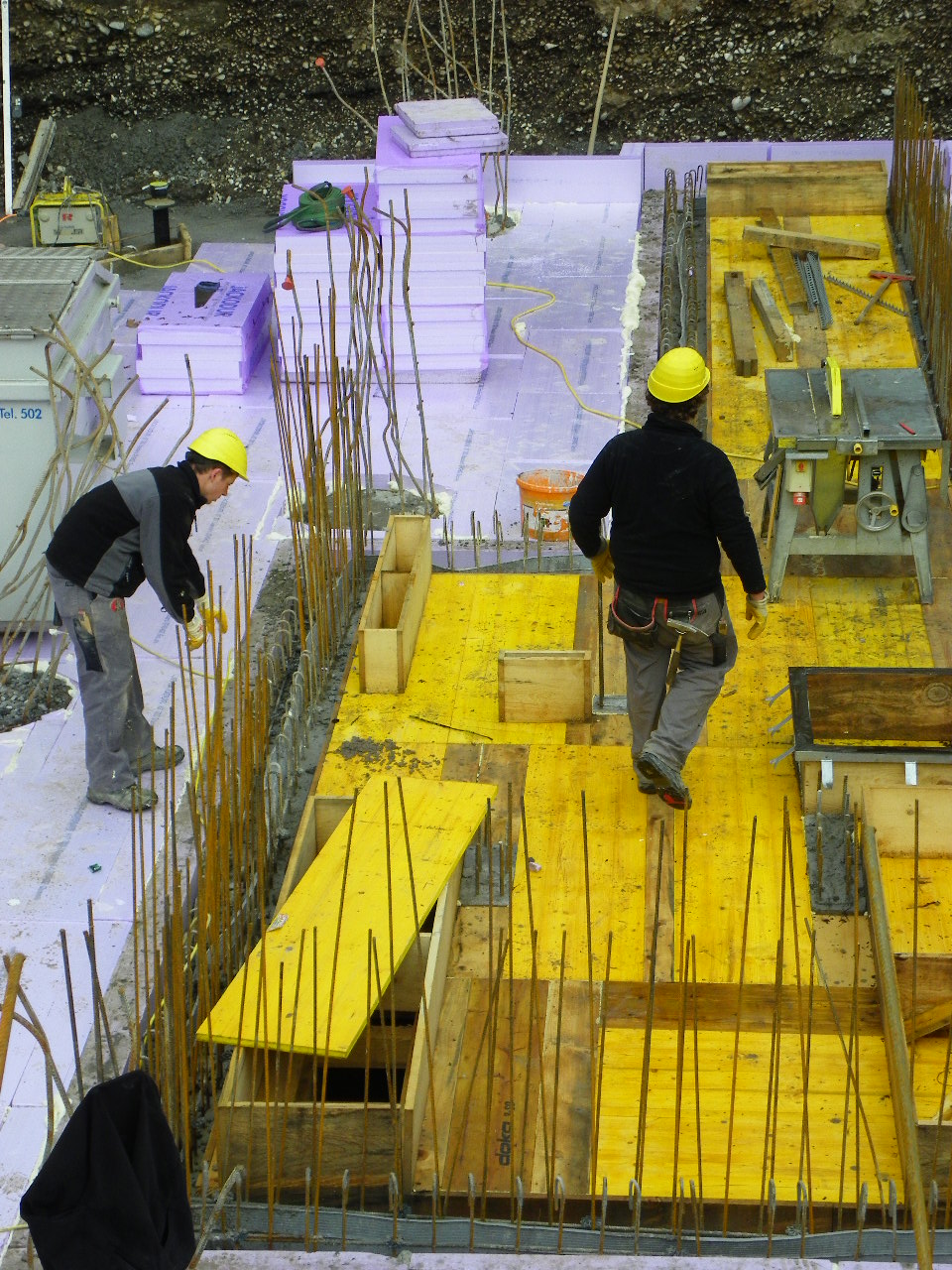 108_7696_jpg-1297704405