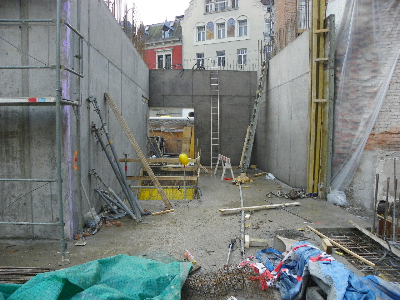 109_0173_jpg-1297704276