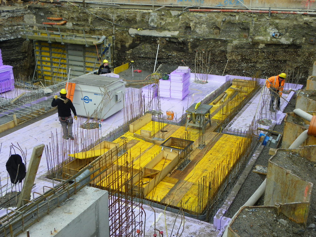 108_7692_jpg-1297704390