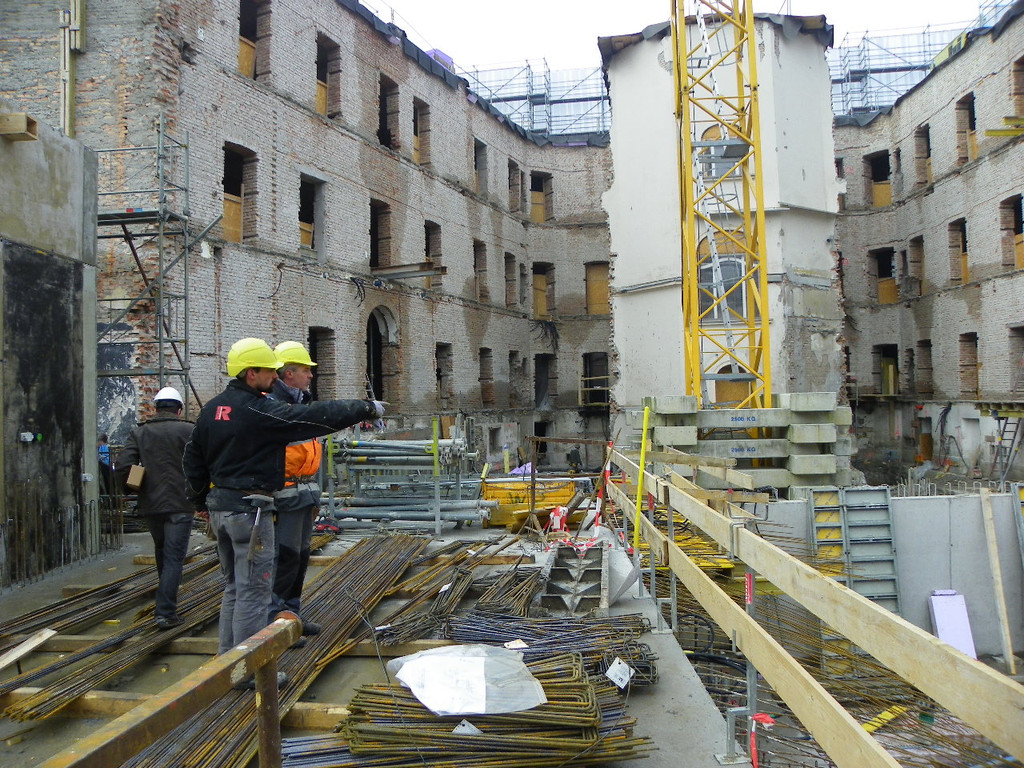 108_7694_jpg-1297704398