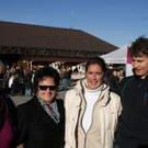 Besucher beim Markt 7.JPG
