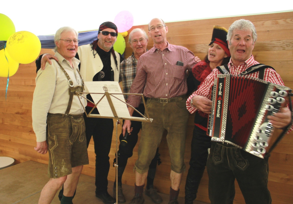 Ma hilft Fasching OLDIE 2011 _40__jpg-1297961480