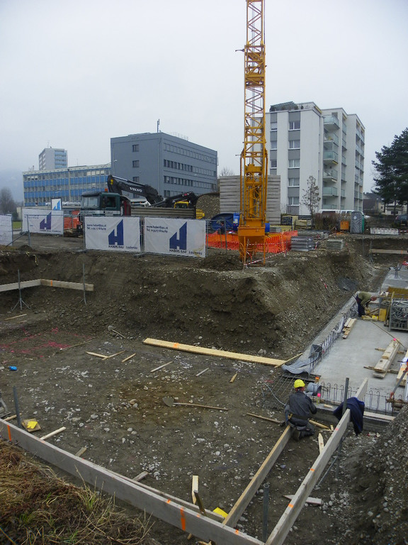 109_3947_jpg-1298047081