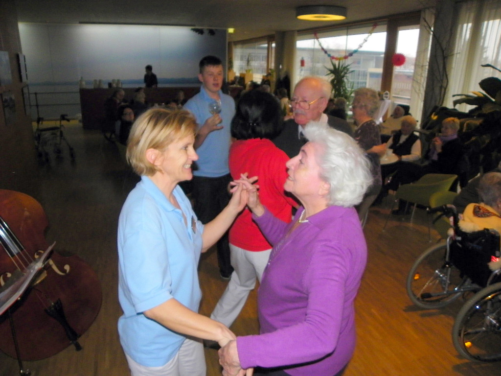 109_3885_jpg-1298109866