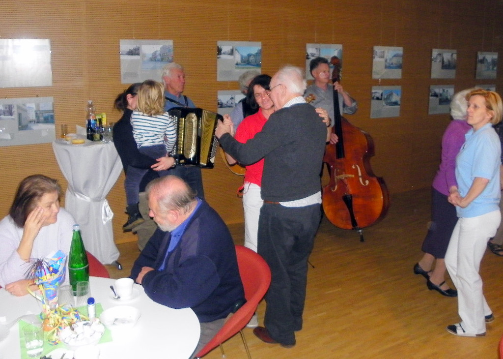 109_3895_jpg-1298109881