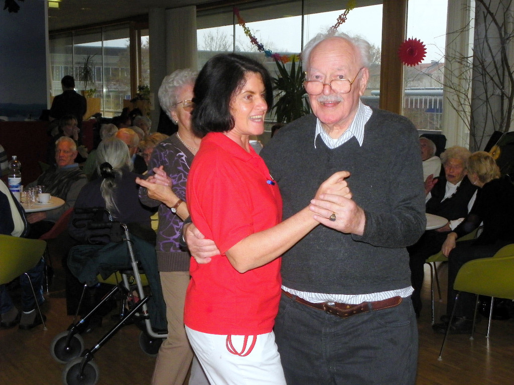 109_3902_jpg-1298109897