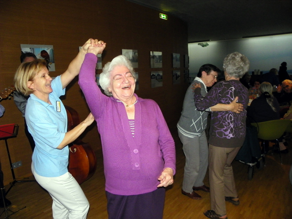 109_3888_jpg-1298109873