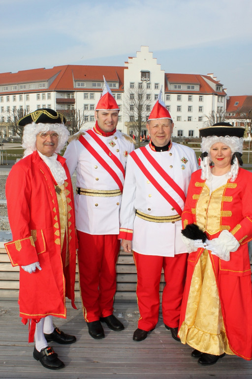 Zunft Baeuumle KAISER Fototermin 2011 _3__jpg-1298216038
