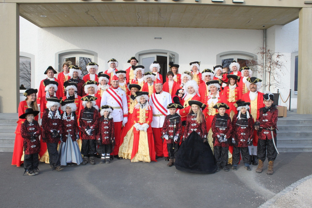 Zunft Baeuumle KAISER Fototermin 2011 _6__jpg-1298216081