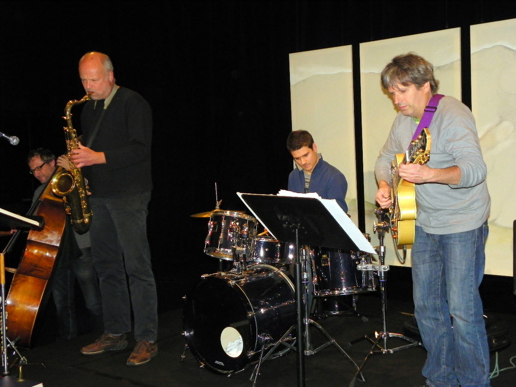 107_9443_jpg-1298323016