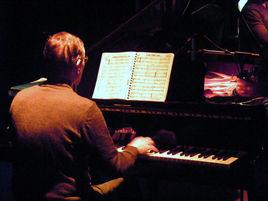 107_9426_jpg-1298323051