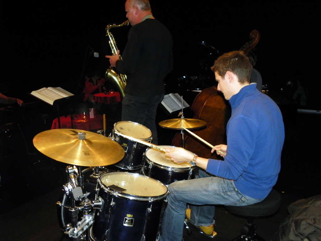 107_9439_jpg-1298323080