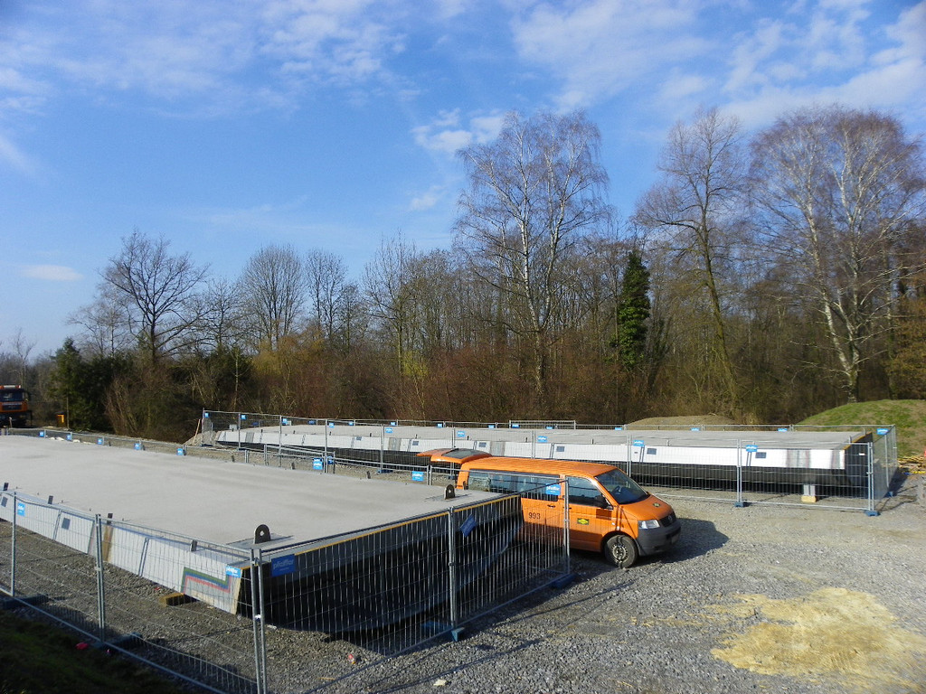 109_3437_jpg-1298324564