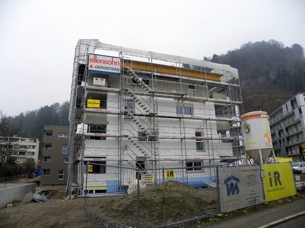 109_3856_jpg-1298328198