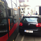 leserreporter: Auto blockiert Bim