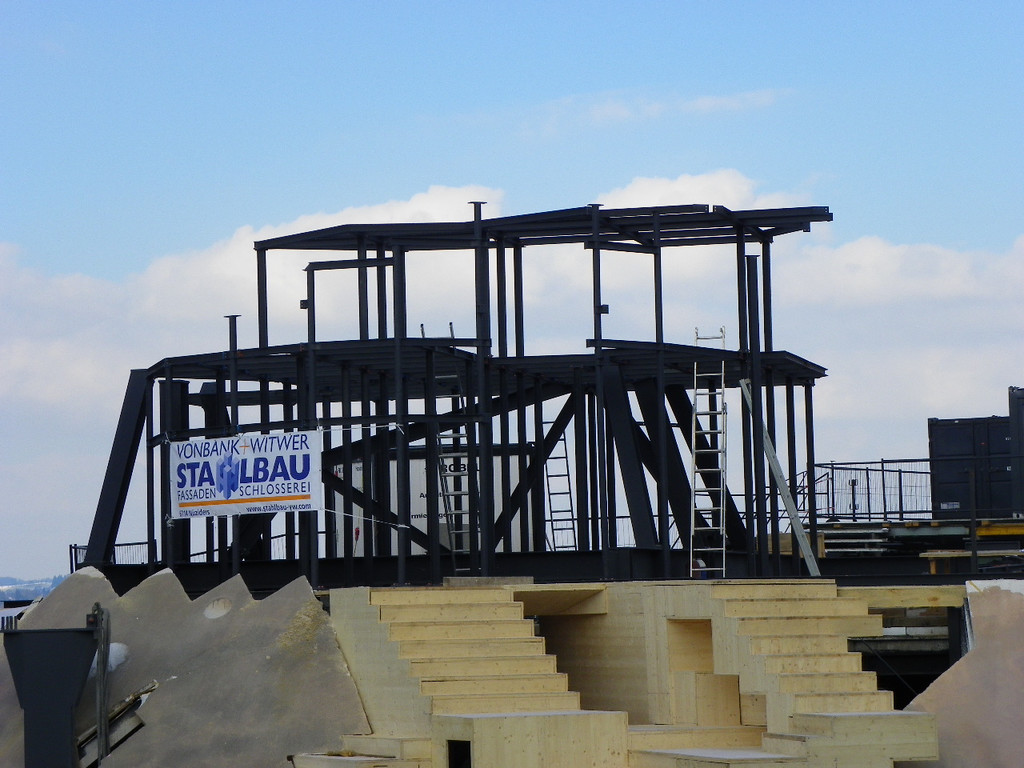 108_8737_jpg-1298590835