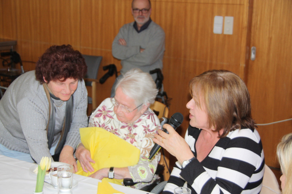 Erz__hlcafe Kirche 025.JPG