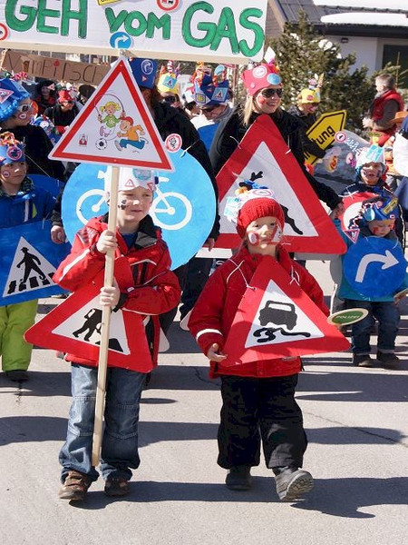 Umzug Partenen 5_jpg-1299422312