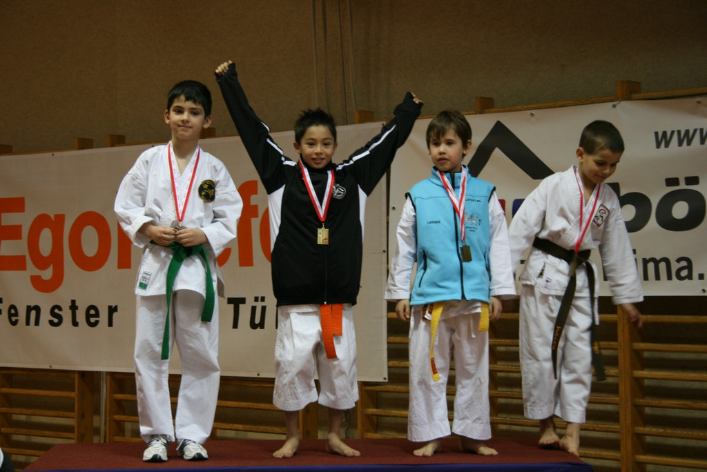 karate aa_JPG-1299443333