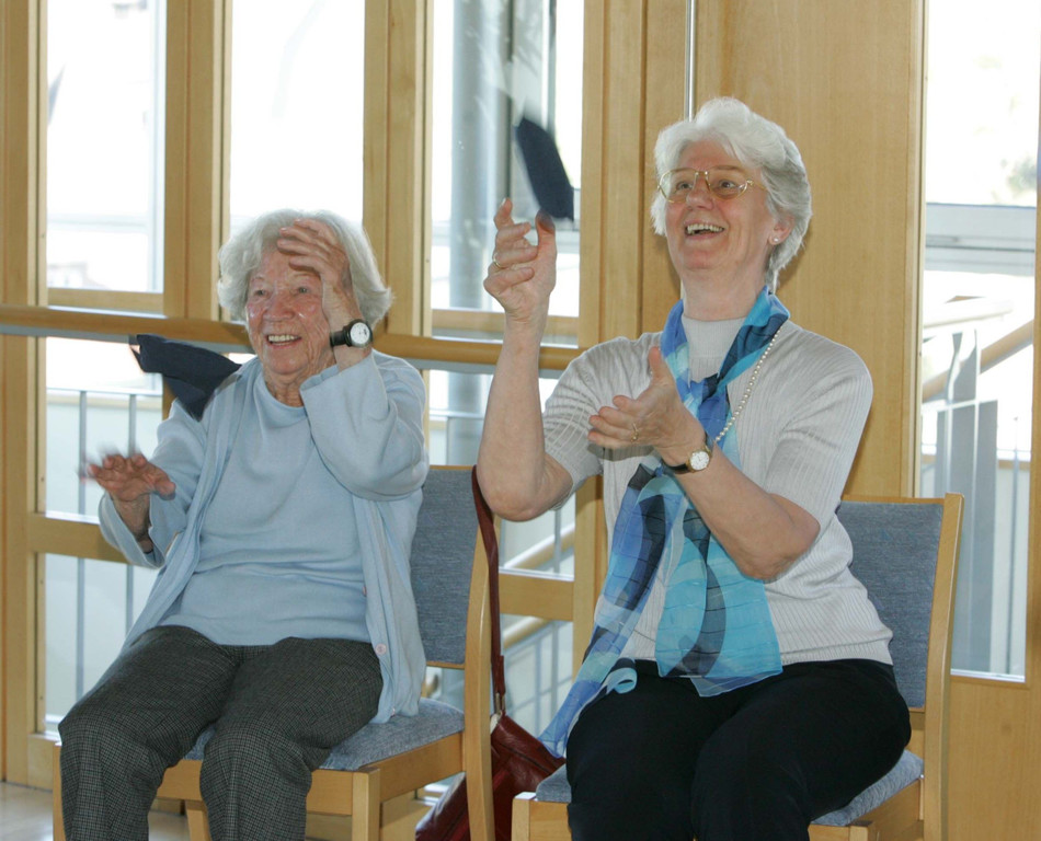 Frauen_spielend_jpg-1299514073