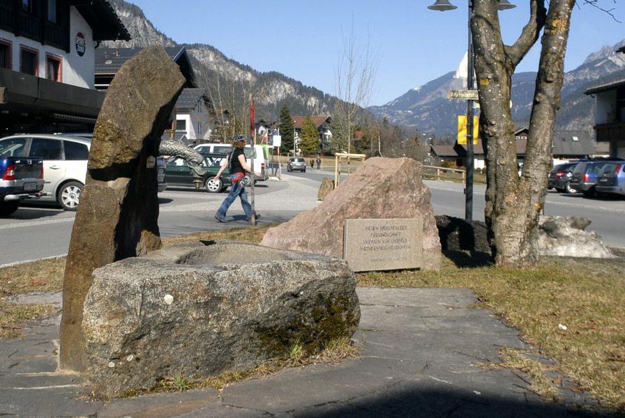 074_JPG-1299606333