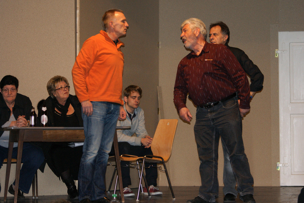 theater2 Hubert Krenkl _ Karl-Heinz und Josef Zandler im Vordergrund.jpg