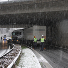 A 14: Lkw quer gestellt 