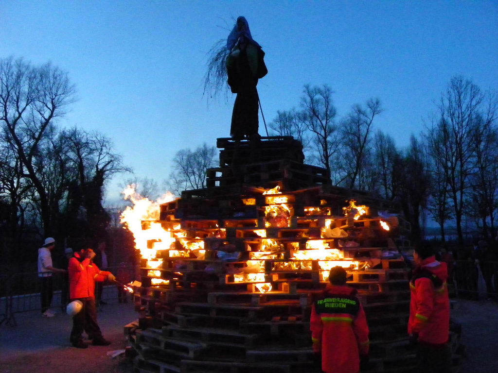 109_7668_JPG-1299973324