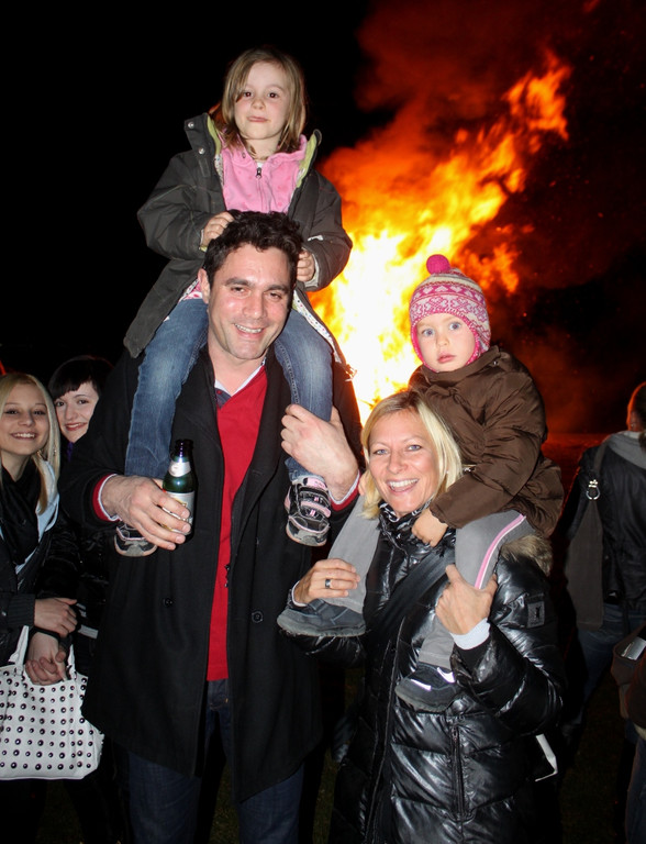 Funken Baeumle ABBRENNEN Lochau 2011 _25__jpg-1299997185